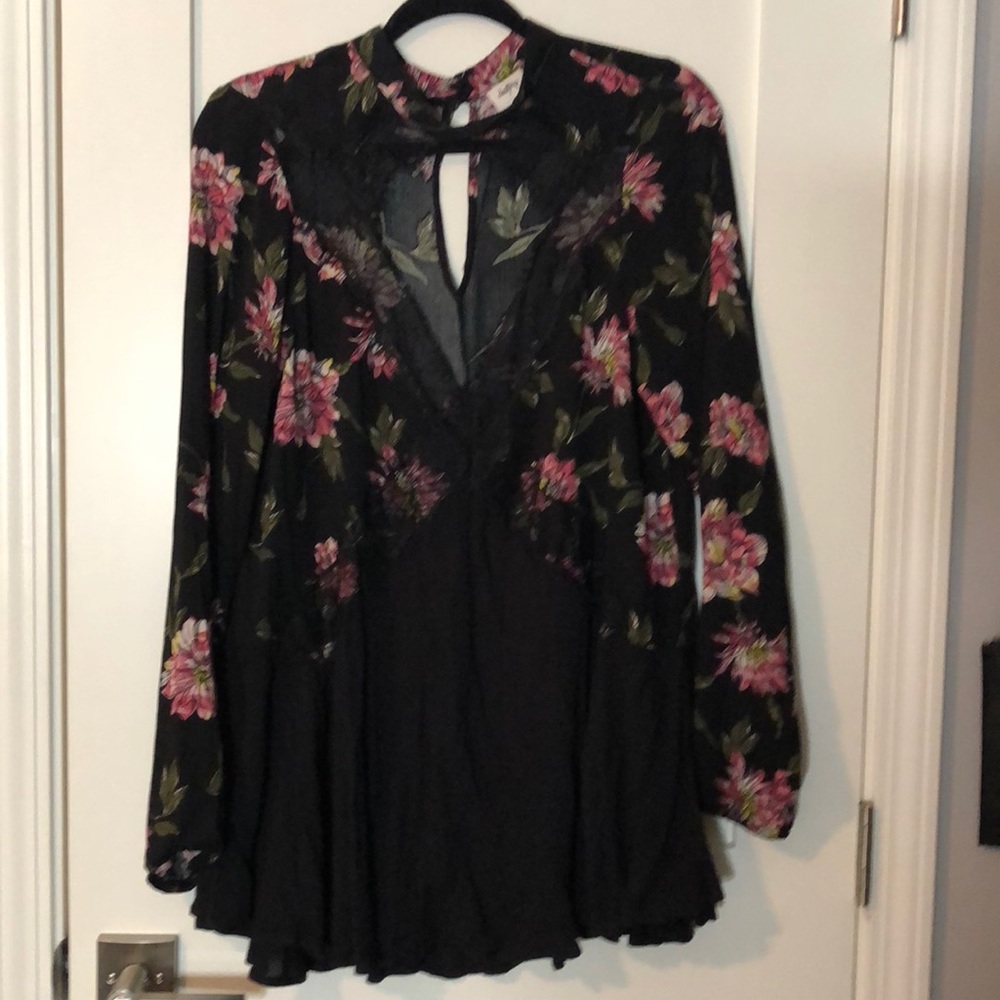 Floral deep v shirt